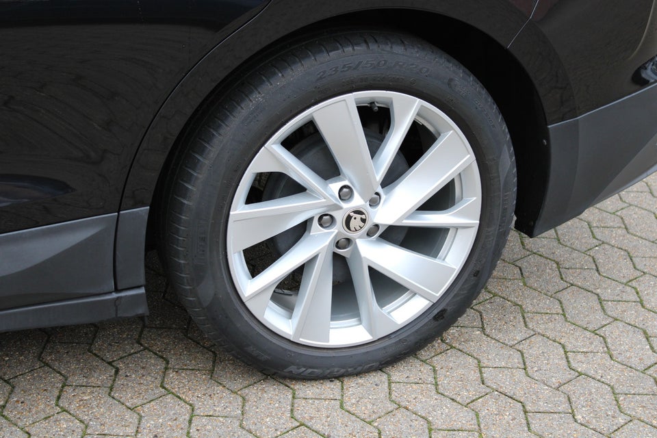 Skoda Enyaq 60 iV Loft 5d