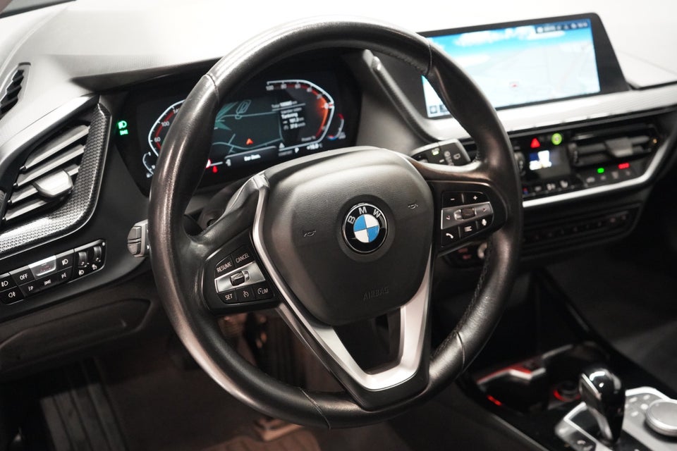 BMW 118i 1,5 Sport Line aut. 5d