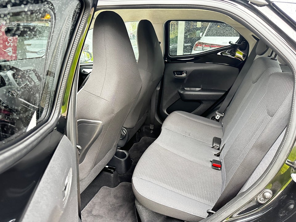 Toyota Aygo 1,0 VVT-i x-press 5d