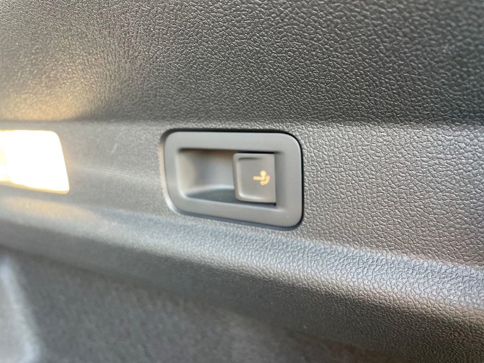 Ford Capri 77 Premium Extended Range 5d