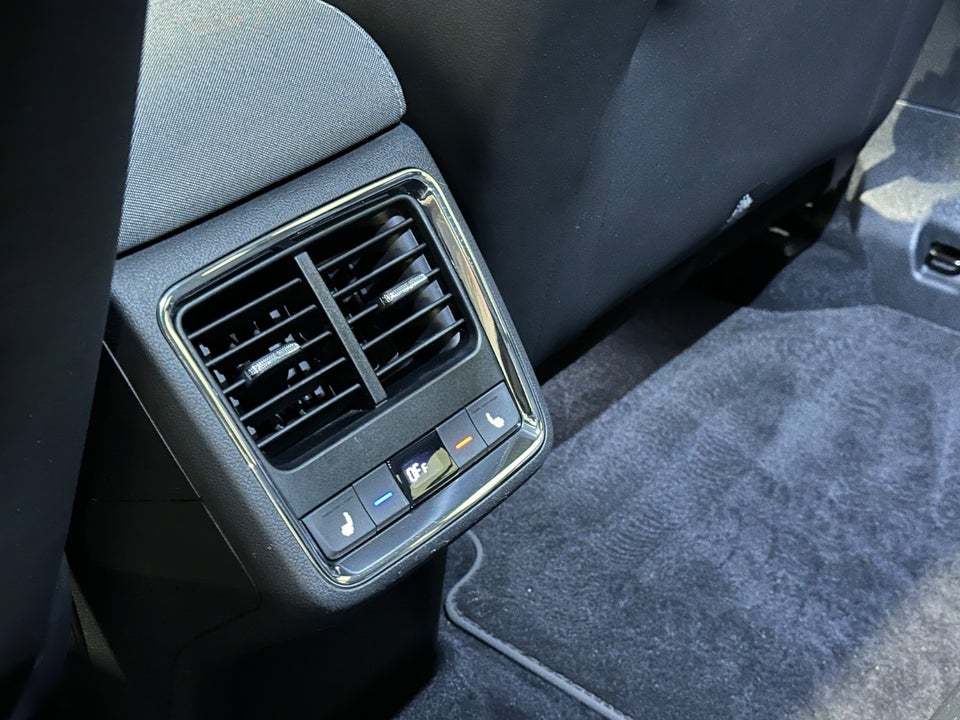 Skoda Enyaq 60 iV Loft 5d