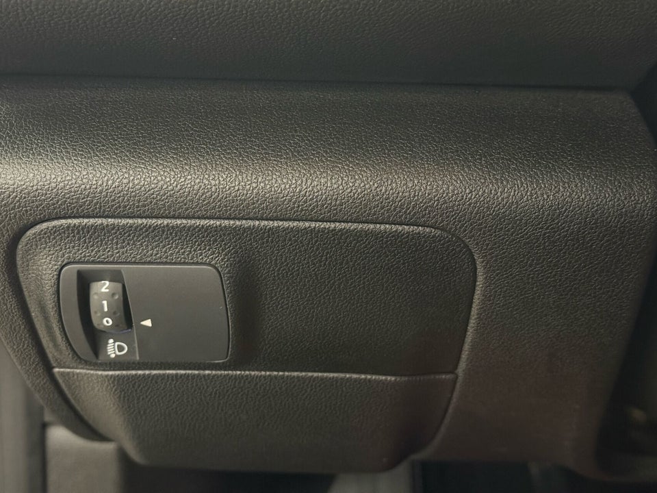 Renault Megane IV 1,3 TCe 115 Limited Sport Tourer 5d