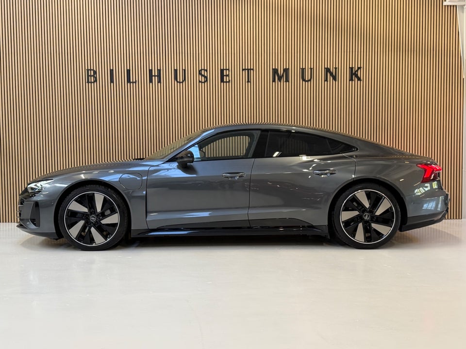 Audi e-tron GT pro quattro 4d