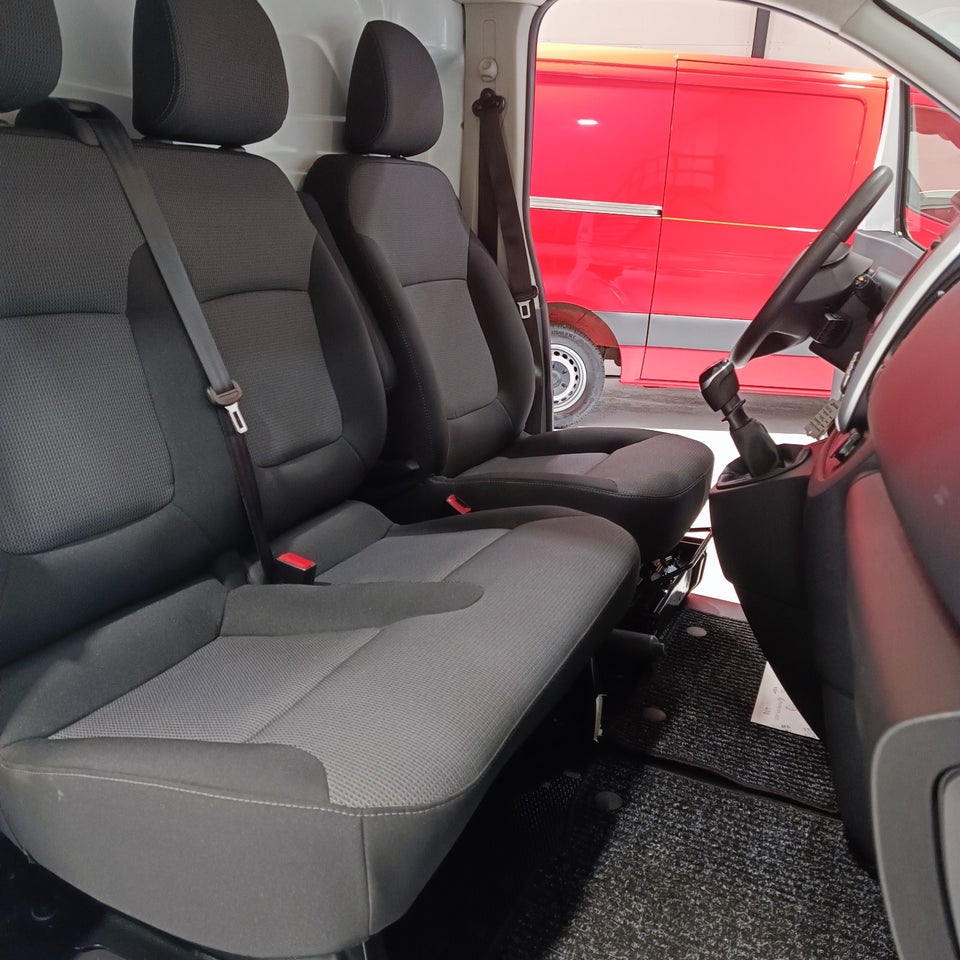 Renault Trafic T29 2,0 dCi 120 L2H1