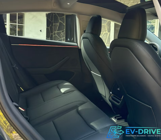 Tesla Model 3 Long Range AWD 4d