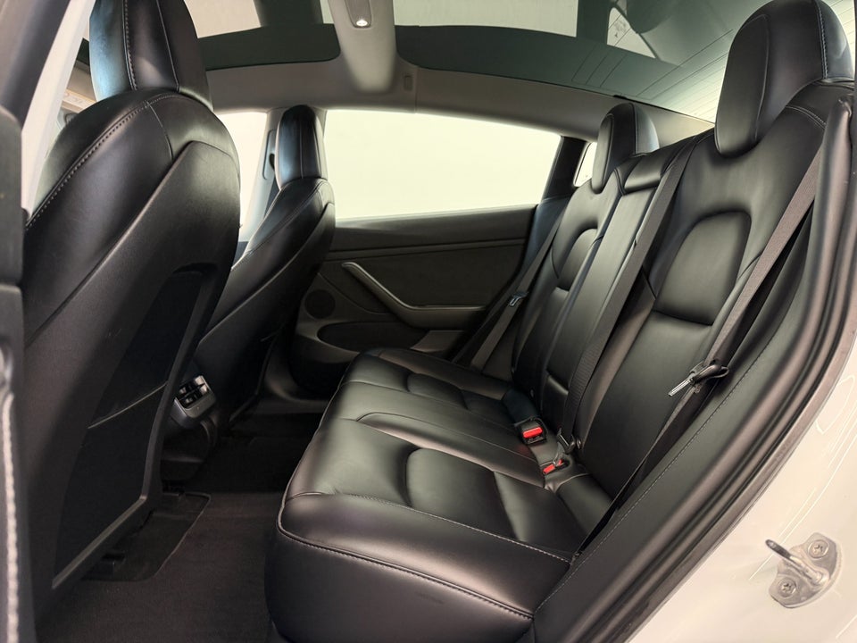 Tesla Model 3 Long Range AWD 4d
