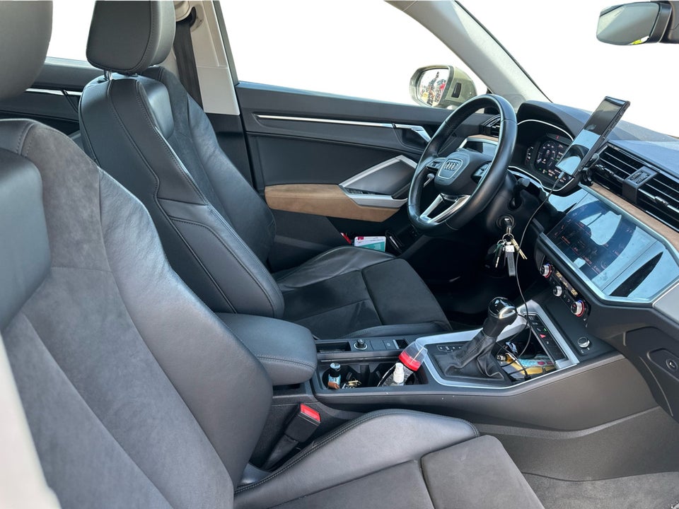 Audi Q3 45 TFSi e Attitude plus Sportback S-tr. 5d