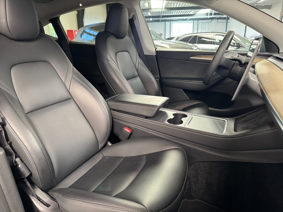 Tesla Model Y Long Range AWD 5d