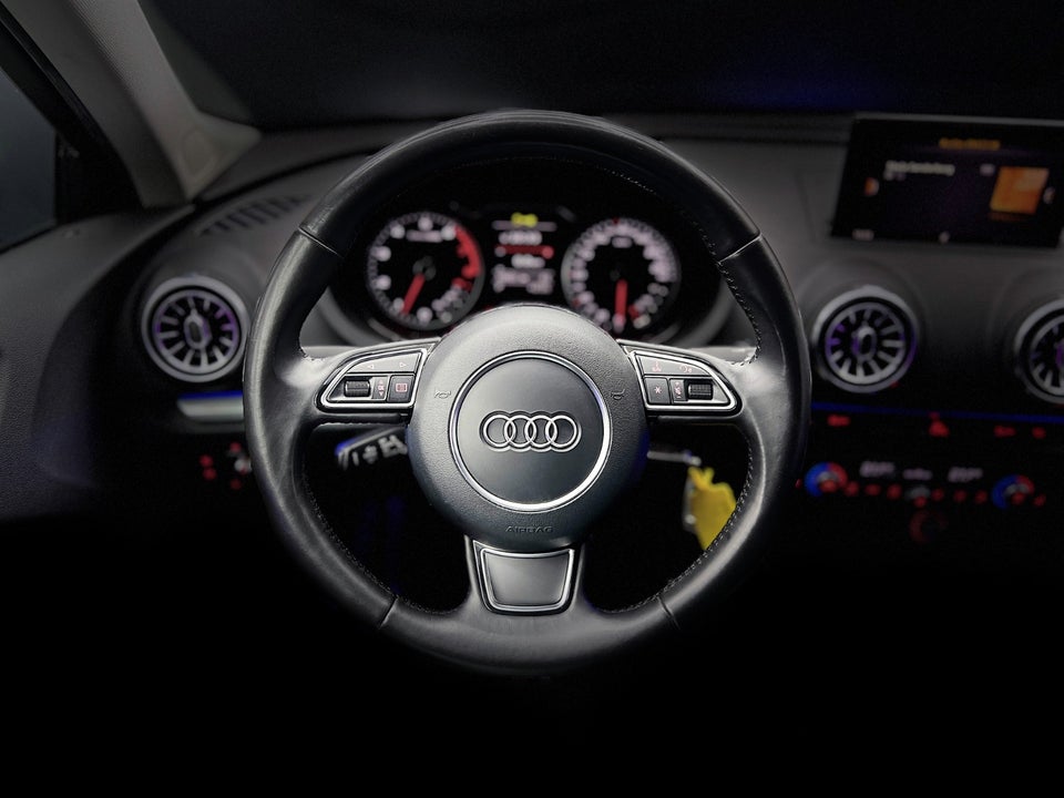 Audi A3 1,4 TFSi 122 Ambition S-tr. 3d