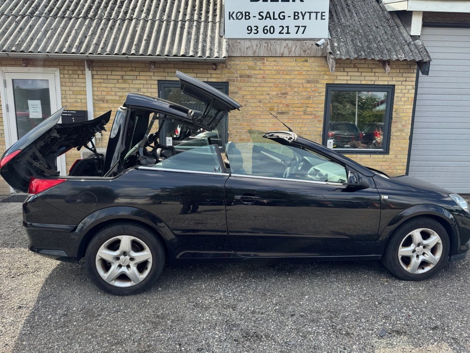 Opel Astra 1,8 16V Cosmo TwinTop 2d