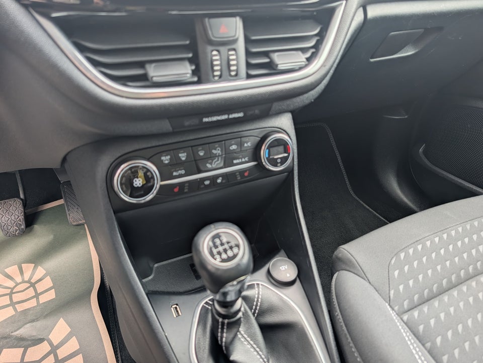 Ford Fiesta 1,5 TDCi 85 Titanium Van 5d