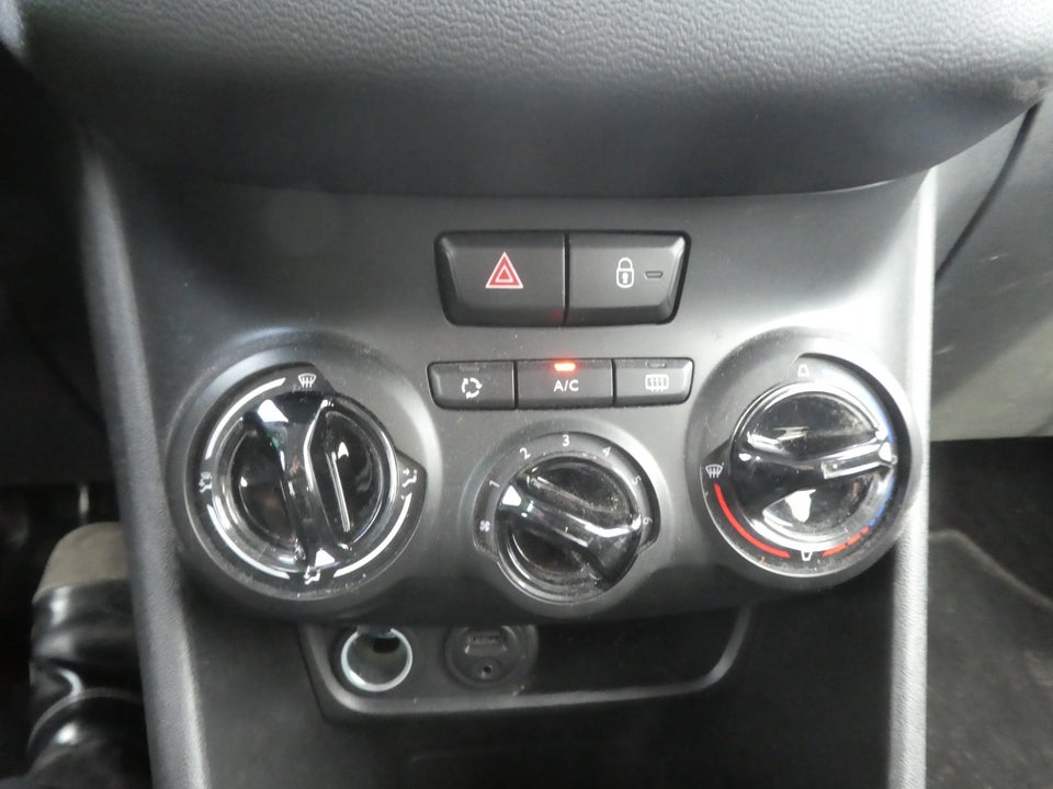 Peugeot 208 1,6 e-HDi 92 Active 5d