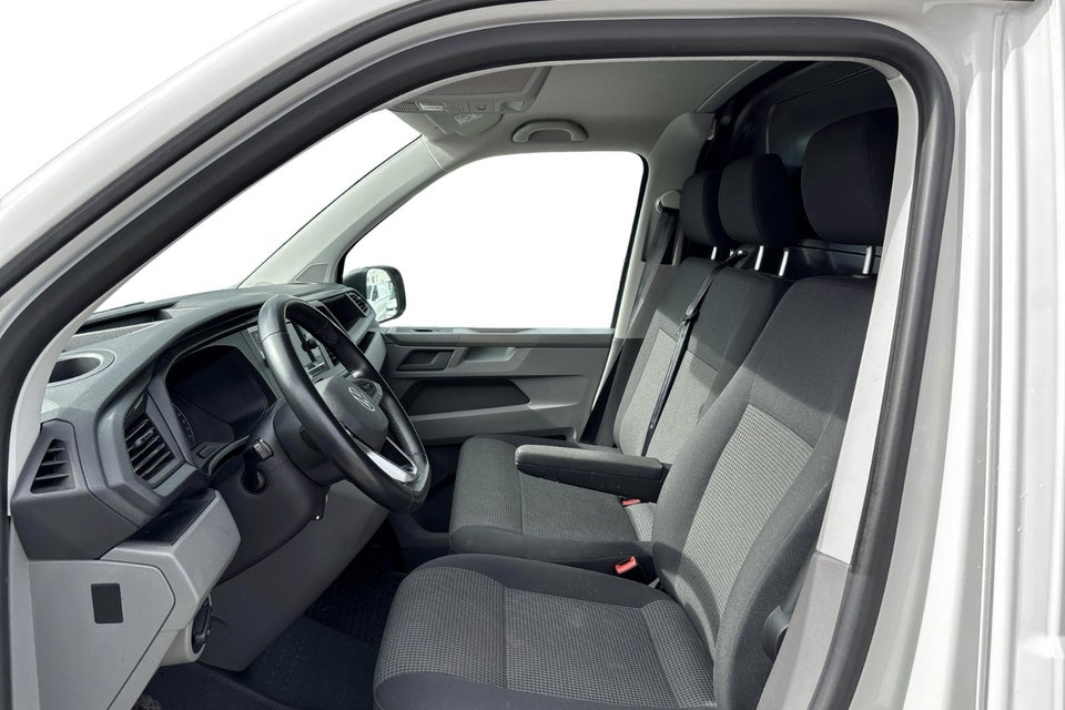 VW Transporter 2,0 TDi 110 Kassevogn lang
