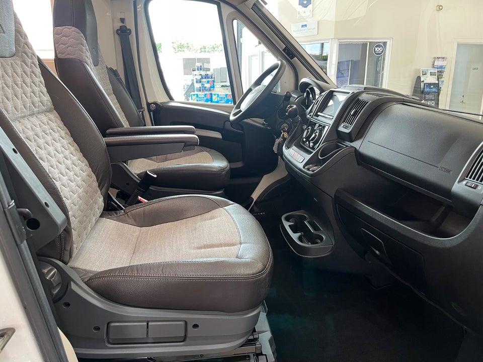 Fiat Adria 2,3 Coral Plus 670 SLT aut. 3d
