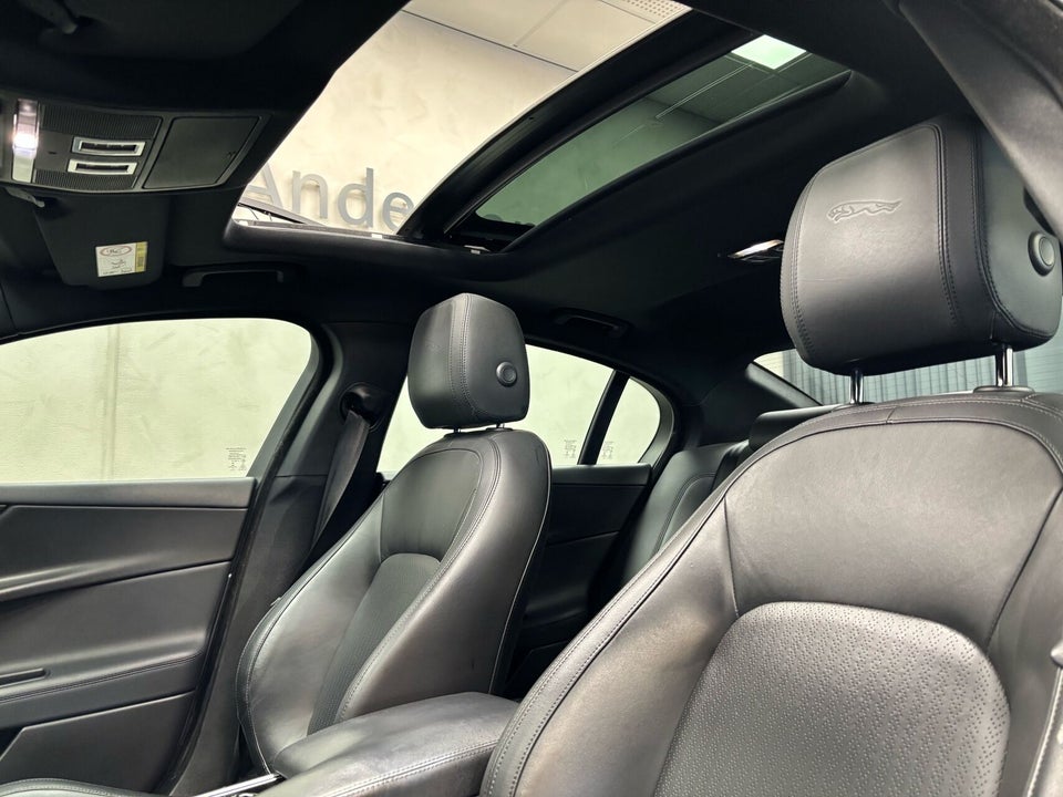 Jaguar XE 2,0 D163 Prestige aut. 4d