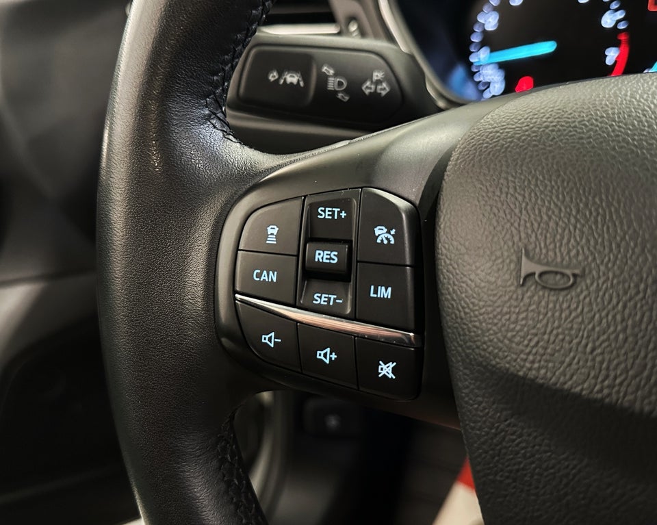 Ford Focus 1,0 EcoBoost Titanium Business stc. 5d