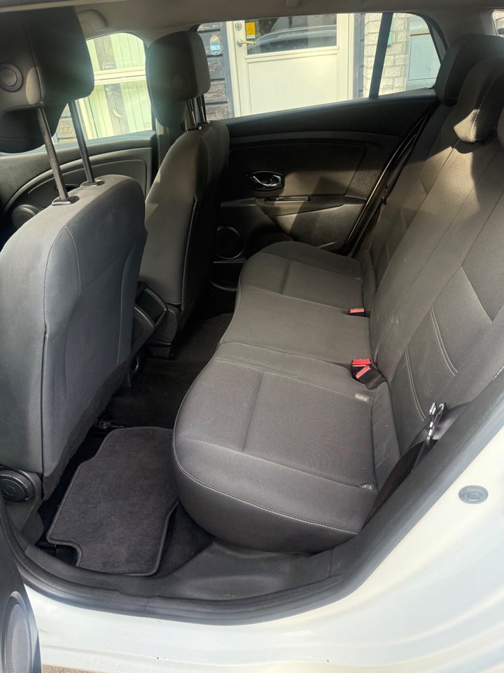 Renault Megane III 1,5 dCi 110 Expression aut. 5d