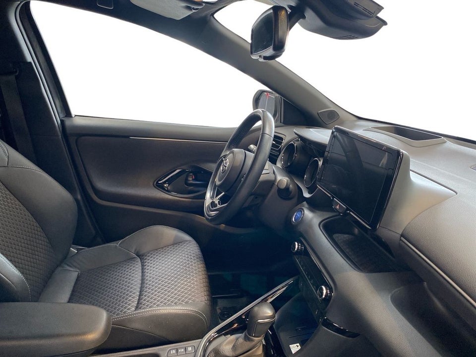 Toyota Yaris 1,5 Hybrid Style e-CVT 5d