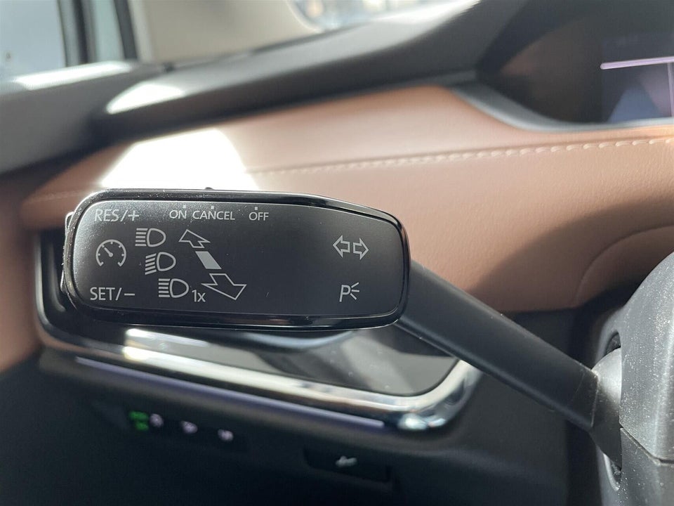 Skoda Enyaq 60 iV Plus 5d
