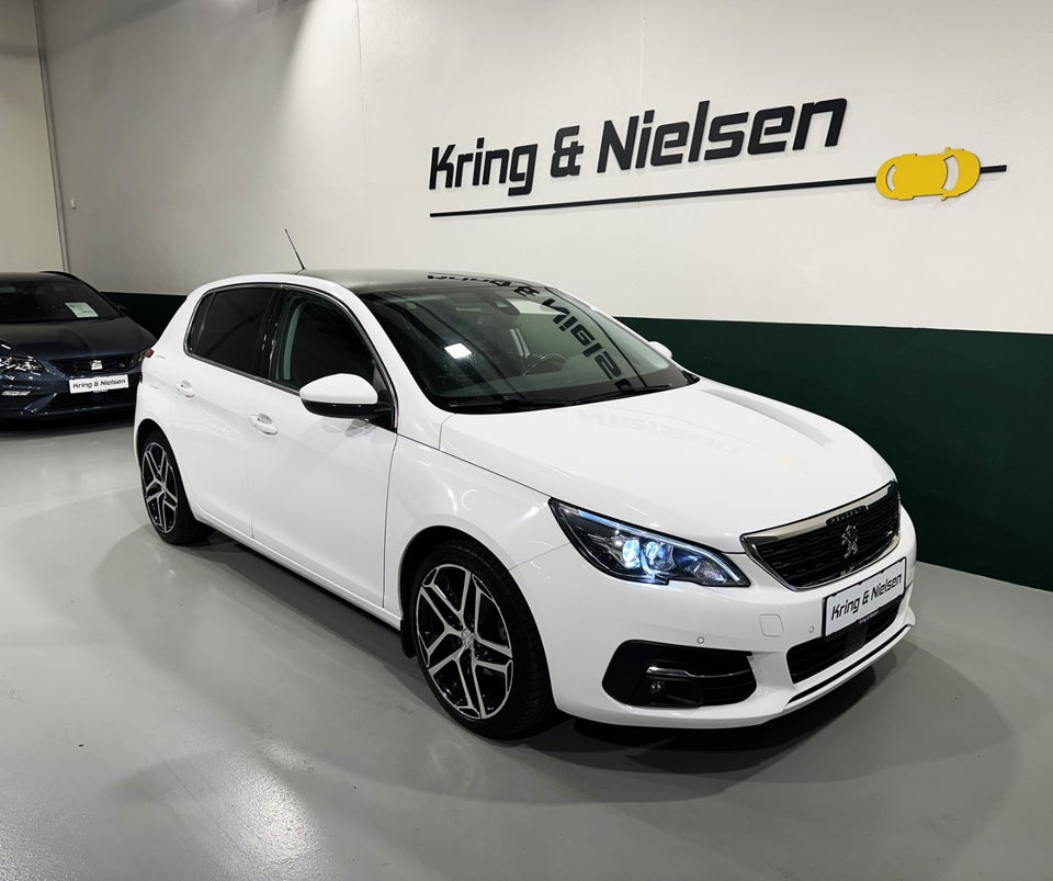 Peugeot 308 1,5 BlueHDi 130 Selection Sky EAT8 5d