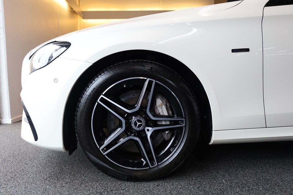 Mercedes E300 de 2,0 AMG Line stc. aut. 5d