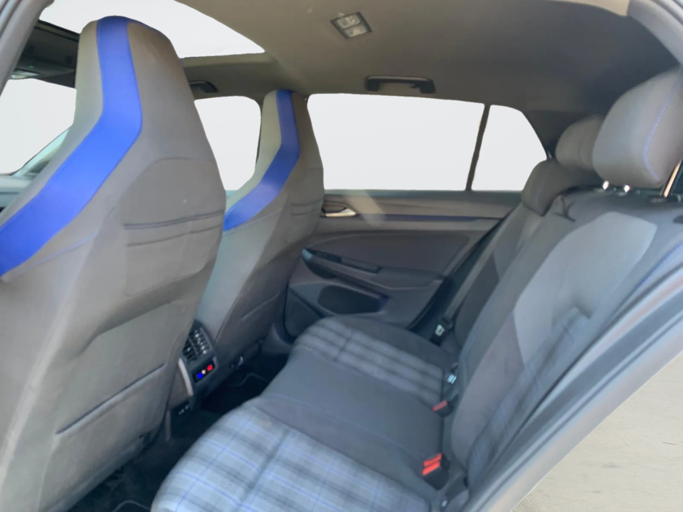 VW Golf VIII 1,4 GTE DSG 5d