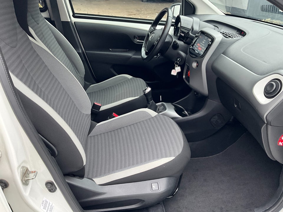 Toyota Aygo 1,0 VVT-i x-pression 5d