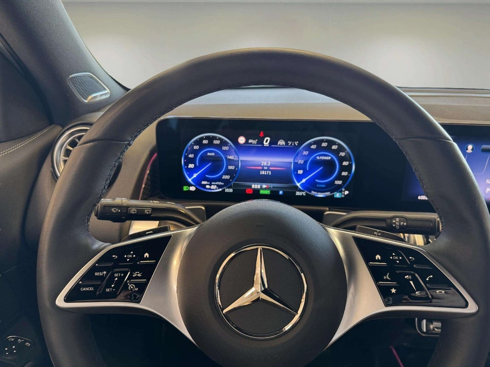 Mercedes EQB250+ Progressive 5d