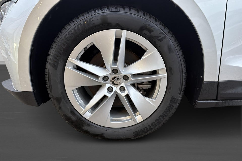 Skoda Enyaq 60 iV Loft 5d