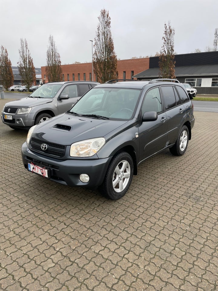 Toyota RAV4 2,0 D-4D 4x4 Van 5d