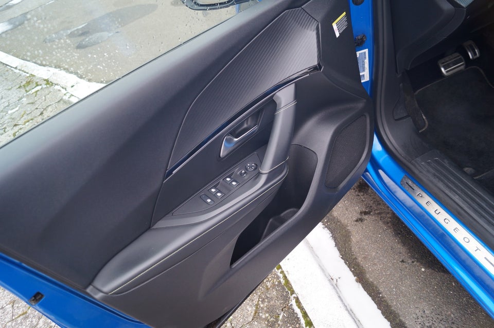 Peugeot e-2008 50 GT Line 5d