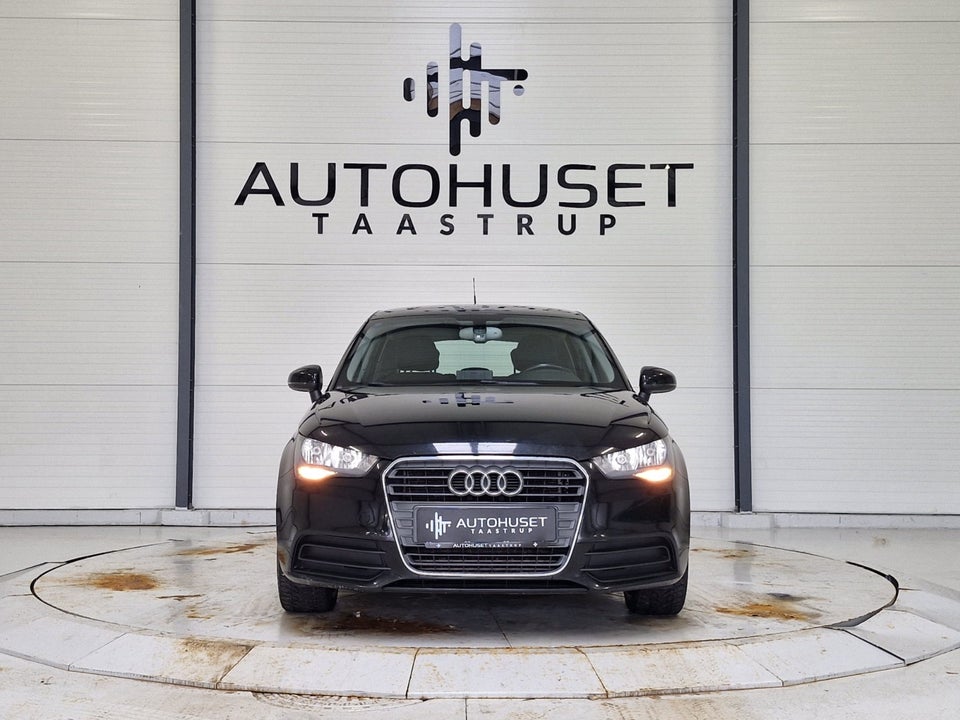 Audi A1 1,6 TDi 105 Attraction Sportback 5d