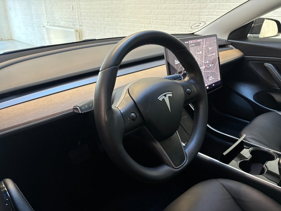 Tesla Model 3 Standard Range+ RWD 4d