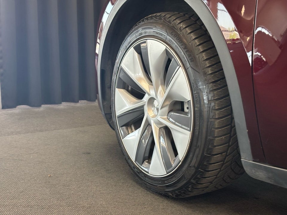 Tesla Model Y Long Range AWD 5d