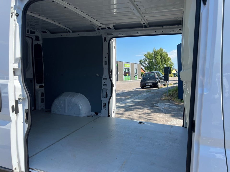 Peugeot Boxer 333 2,2 BlueHDi 165 L2H1 Premium