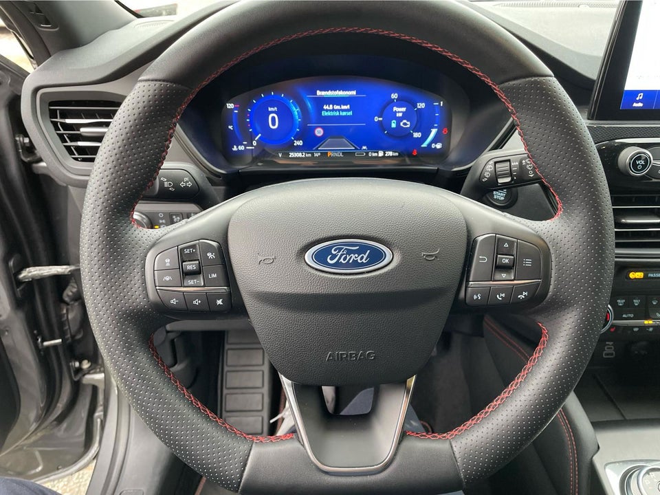 Ford Kuga 2,5 HEV ST-Line X CVT 5d