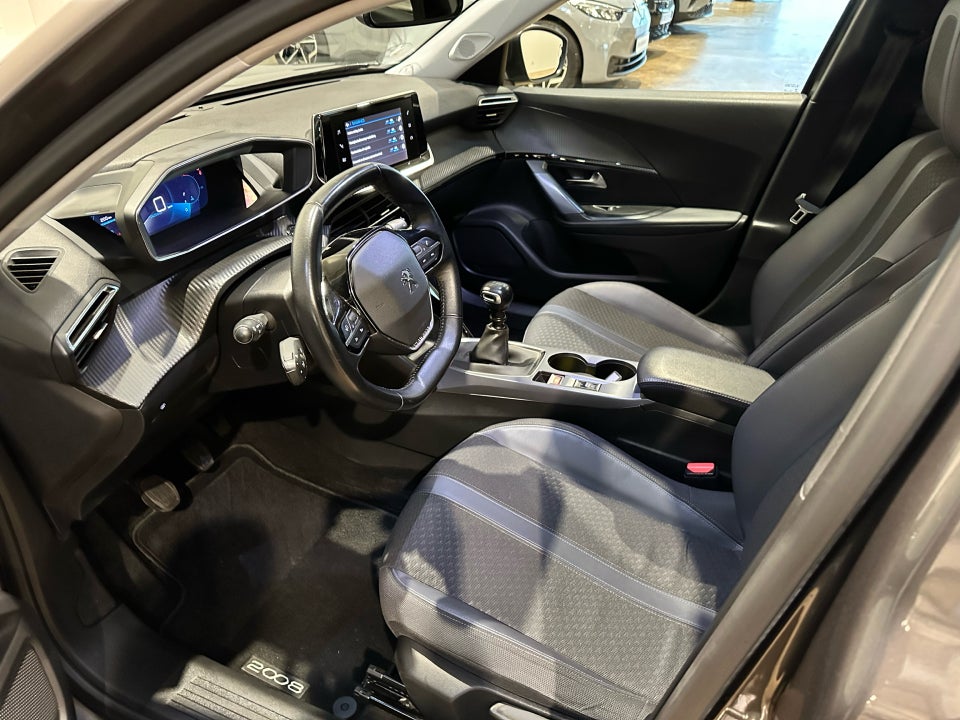 Peugeot 2008 1,2 PureTech 130 Allure Pack 5d