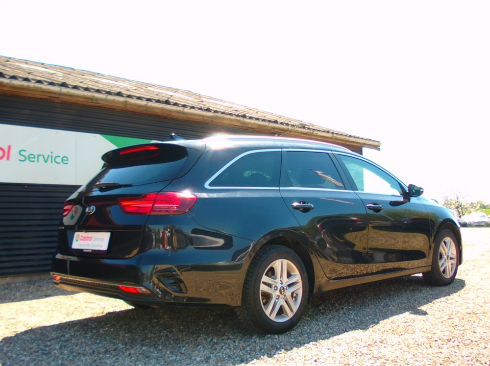 Kia Ceed 1,6 CRDi 136 Intro Edition SW 5d