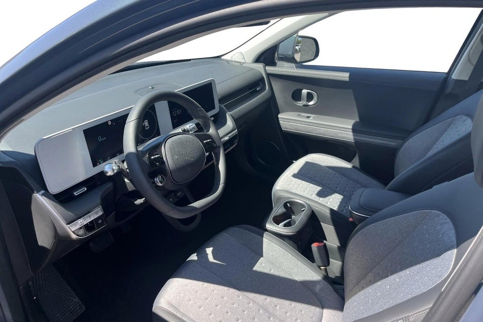 Hyundai Ioniq 5 77 Essential AWD 5d