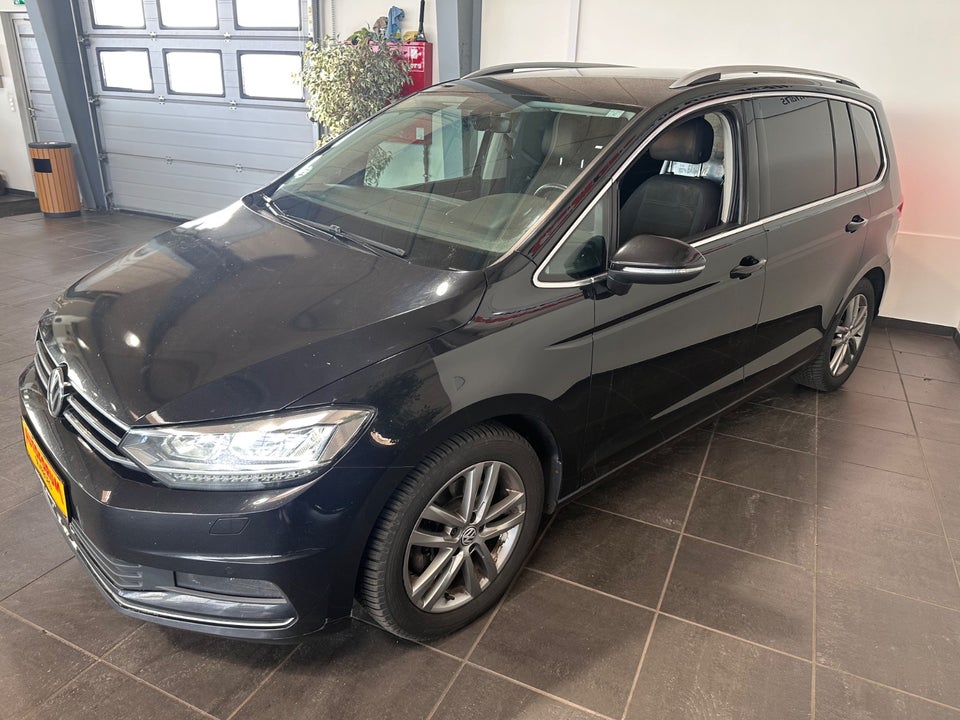 VW Touran 2,0 TDi 150 Highline Family DSG Van 5d