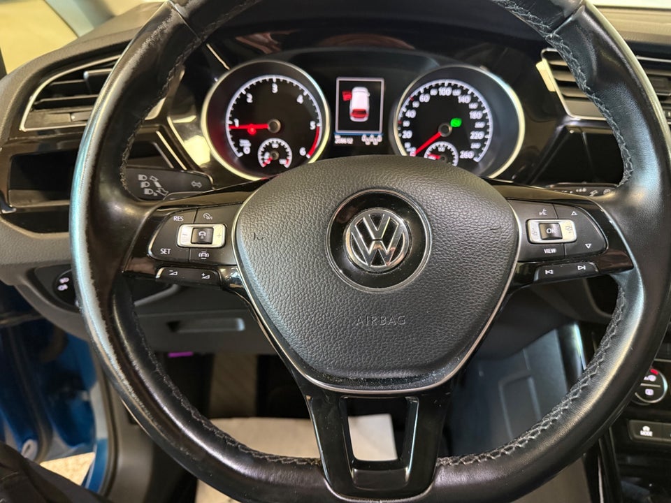 VW Touran 1,6 TDi 115 Highline DSG 7prs 5d