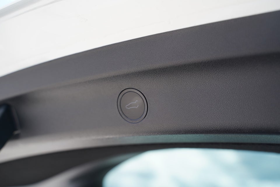 Tesla Model Y Long Range AWD 5d
