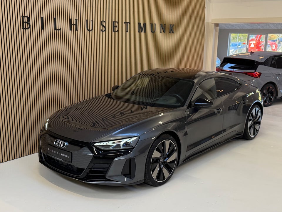 Audi e-tron GT pro quattro 4d