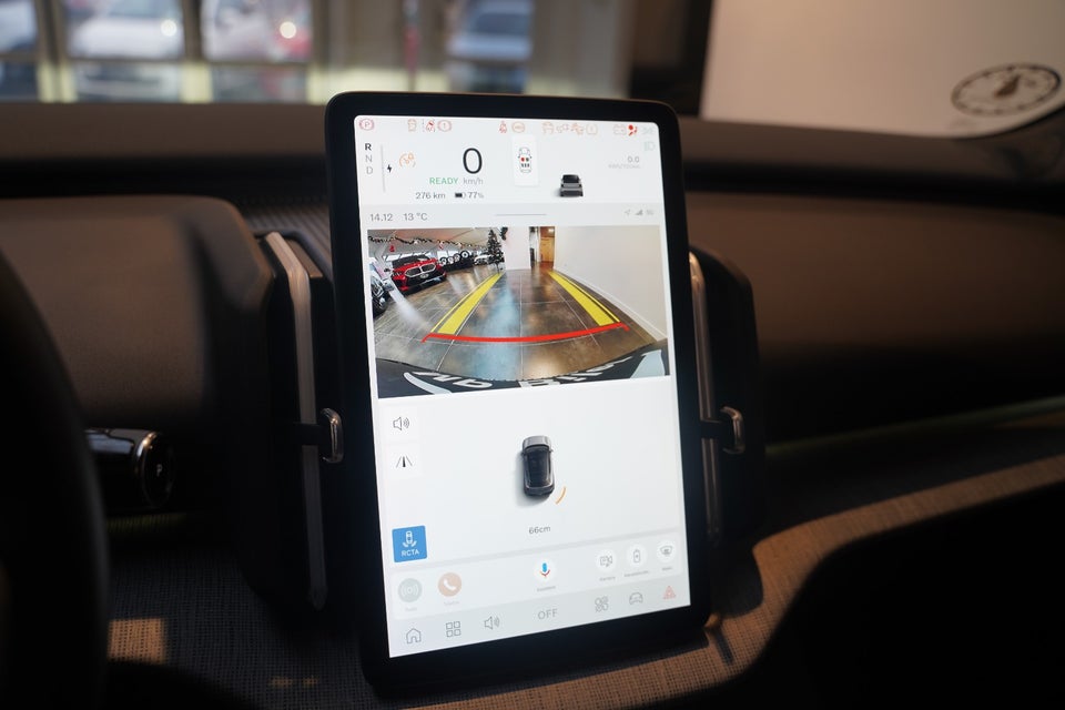 Volvo EX30 Extended Range Plus 5d