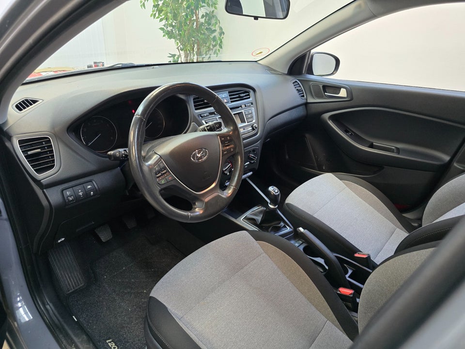 Hyundai i20 1,25 Trend Van 5d