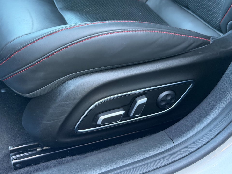 Xpeng P7 Performance 4d