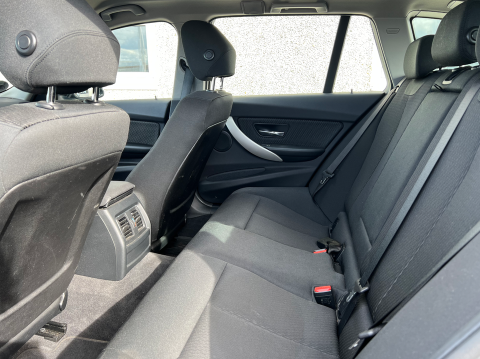 BMW 320d 2,0  4d