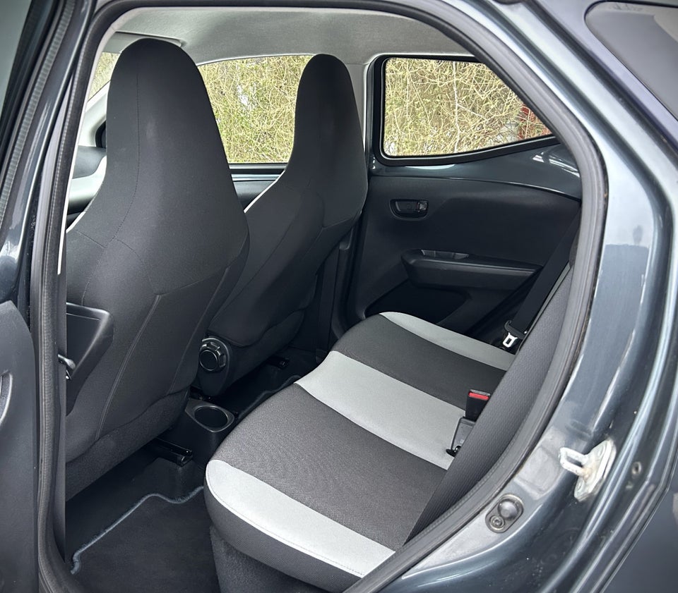 Toyota Aygo 1,0 VVT-i x-touch 5d