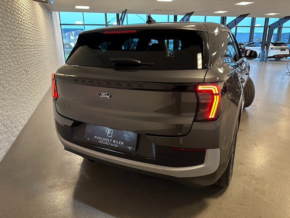 Ford Explorer 82 Select Extended Range 5d