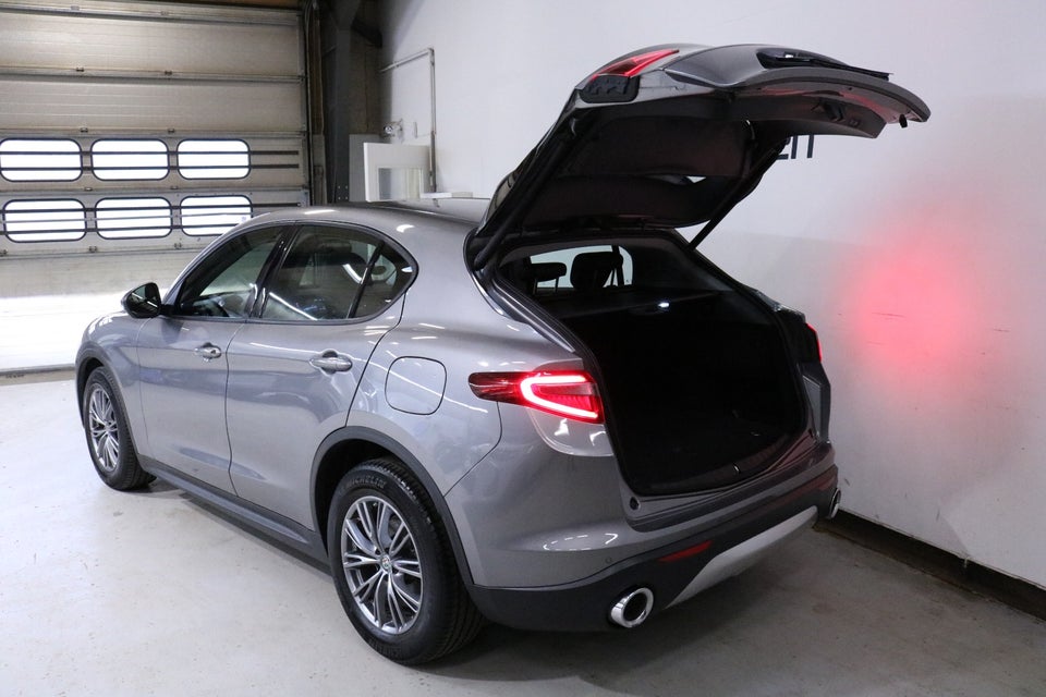 Alfa Romeo Stelvio 2,2 JTD 180 aut. 5d